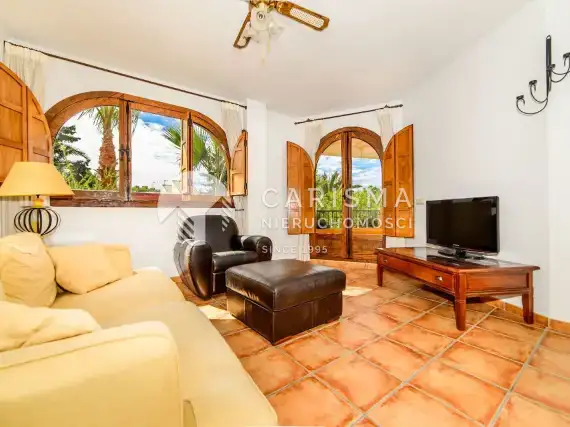 (3) Apartament położony 300 m od plaży, w Punta Prima