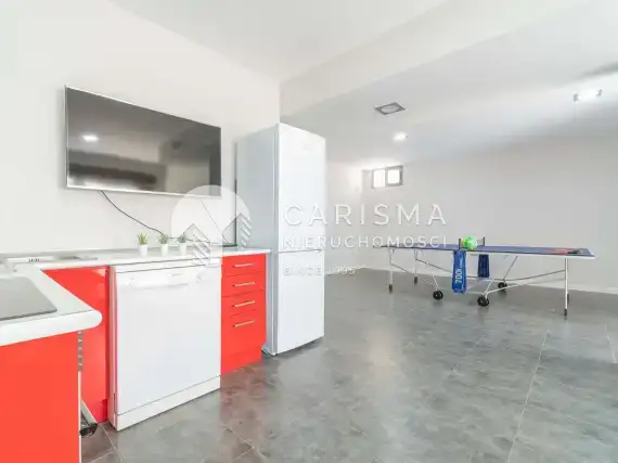 (20) Dom z basenem w Villamartin