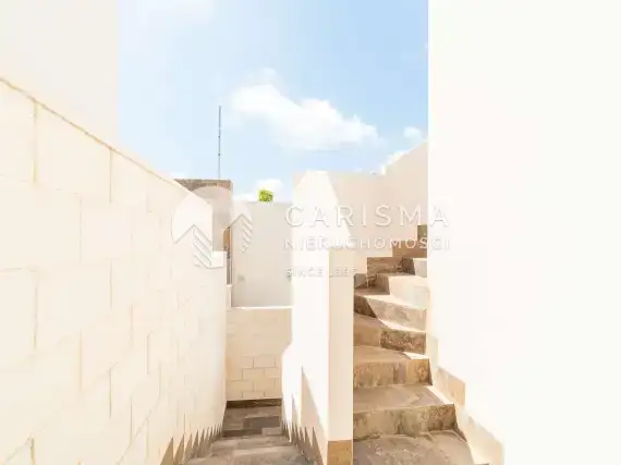 (28) Dom z basenem w Villamartin