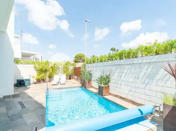 (31) Dom z basenem w Villamartin