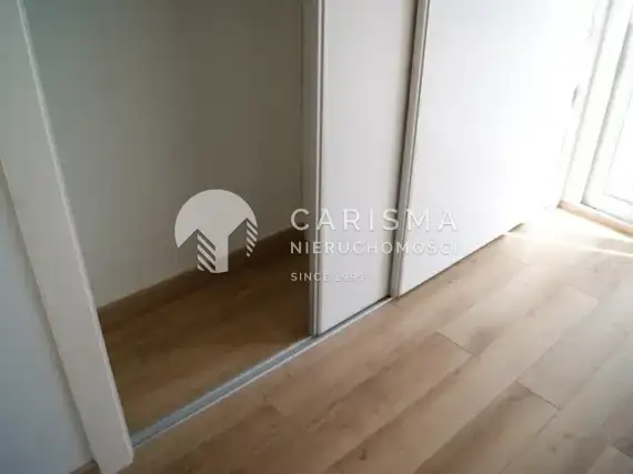 (7) Nowe i nowoczesne bliźniaki z własnym basenem, w Gran Alacant