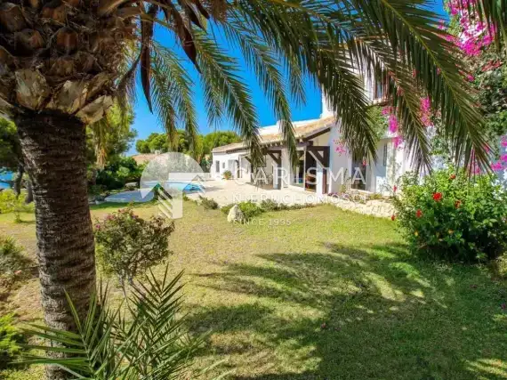(9) Śródziemnomorska willa, w pierwszej linii brzegowej, Moraira, Costa Blanca