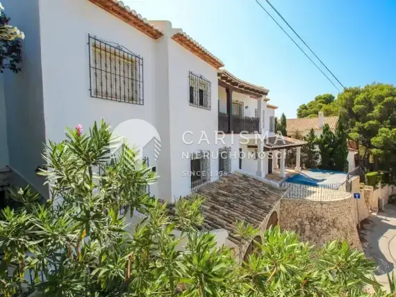 (26) Śródziemnomorska willa, w pierwszej linii brzegowej, Moraira, Costa Blanca