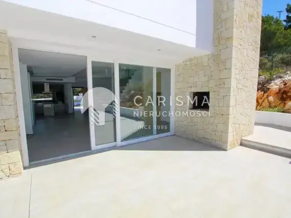 (26) Nowa i nowoczesna willa w dobrej lokalizacji, w Moraira