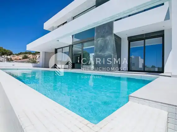 (2) Nowa luksusowa i gotowa willa w Moraira
