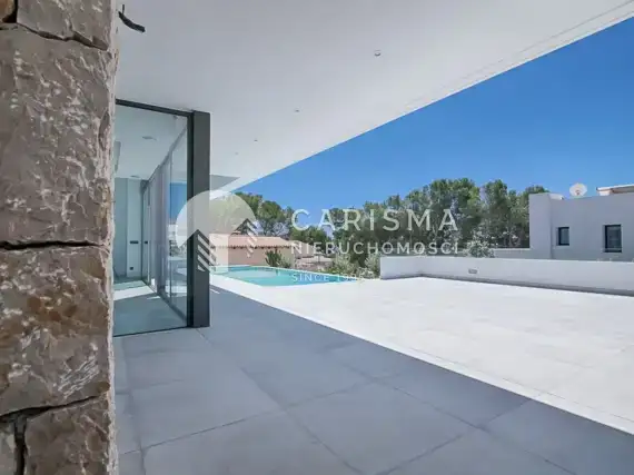 (11) Nowa luksusowa i gotowa willa w Moraira