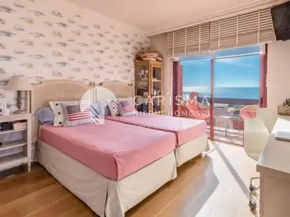 (7) Apartament z widokiem na morze w Marbella East