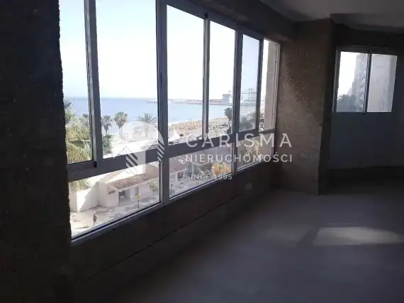 (10) Obszerny apartament z widokiem na morze w Maladze