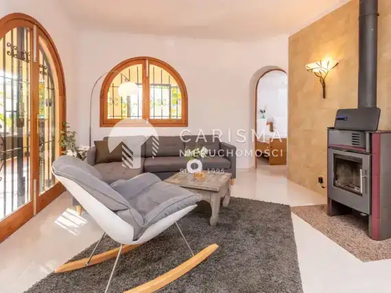 (4) Elegancka willa w pierwszej przy plaży Cala Mandia