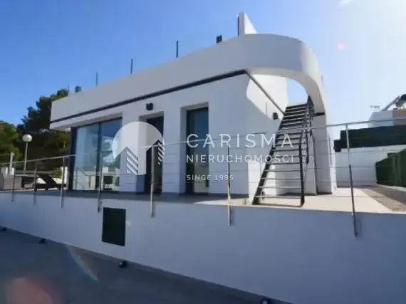 (23) Nowoczesna, parterowa willa z solarium w trakcie budowy w Polop
