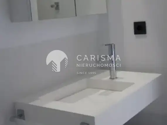 (7) Apartament 350 m od morza.