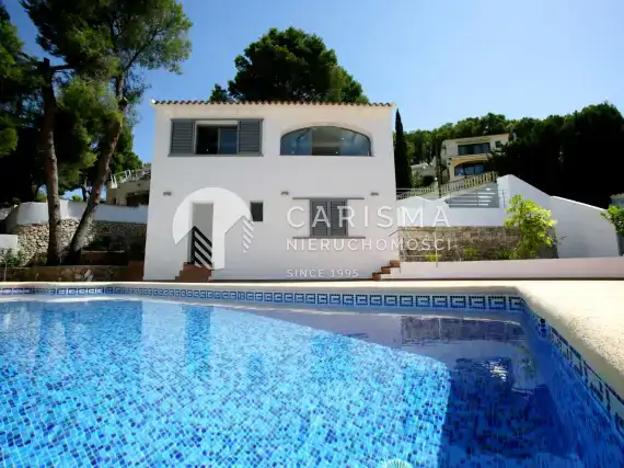 Kompletnie wyremontowana willa w Moraira 2