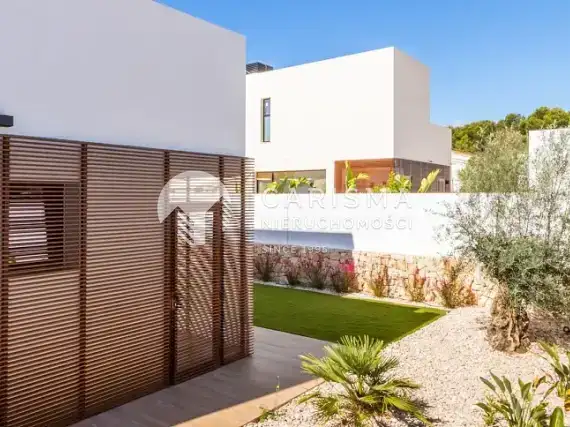 (21) Domy w zabudowie bliźniaczej tuż przy plaży w Moraira