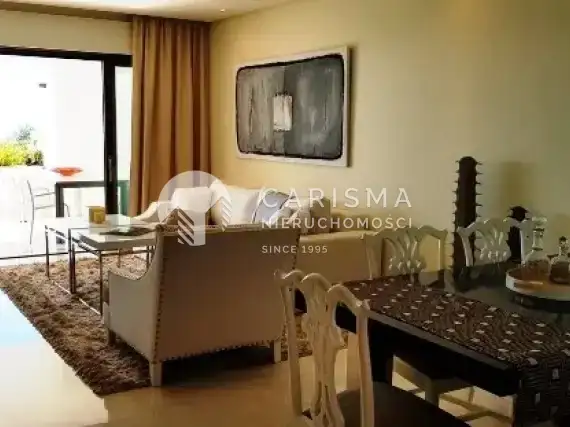 (21) Gotowy, nowy i luksusowy apartament w pierwszej linii brzegowej, w Esteponie
