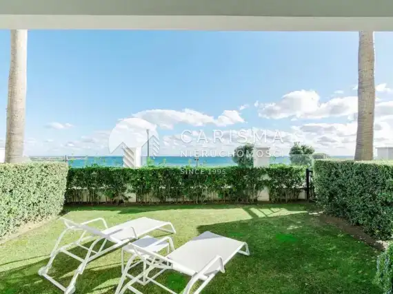 (2) Apartament z ogródkiem oraz widokiem na morze w Estepona