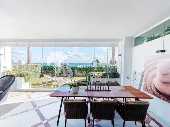 (10) Apartament z ogródkiem oraz widokiem na morze w Estepona