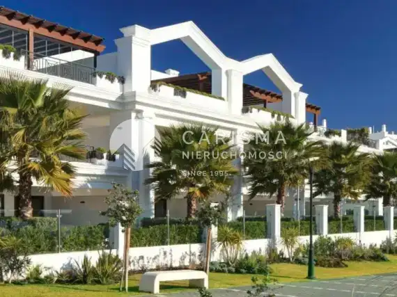 (20) Apartament z ogródkiem oraz widokiem na morze w Estepona
