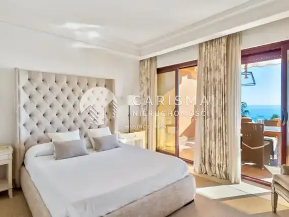 (9) Luksusowy apartament w pierwszej linii brzegowej w Estepona