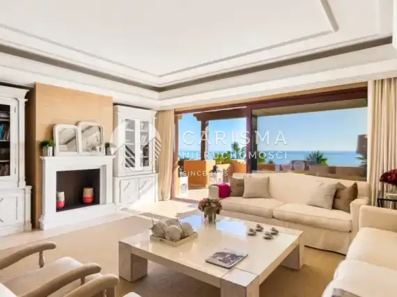 (15) Luksusowy apartament w pierwszej linii brzegowej w Estepona