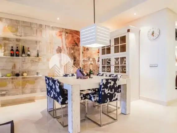 (3) Luksusowy apartament w pierwszej linii brzegowej, w Puerto Banus