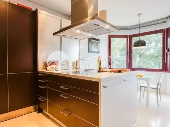 (10) Luksusowy apartament w pierwszej linii brzegowej, w Puerto Banus
