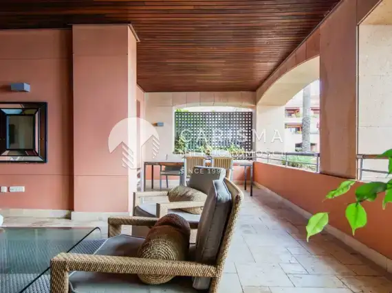 (24) Luksusowy apartament w pierwszej linii brzegowej, w Puerto Banus