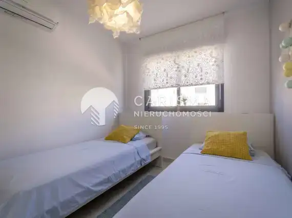 (15) Nowoczesny apartament w dobrej lokalizacji w La Ceñuela