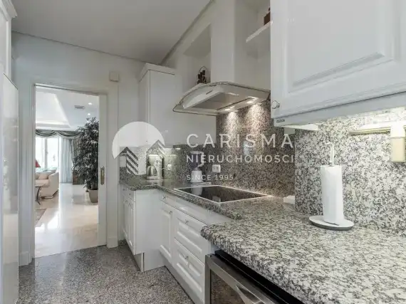 (9) Apartament w 5. gwiazdkowym kompleksie przy plaży, New Golden Mile, Malaga.