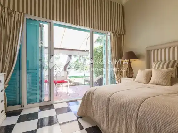 (25) Apartament w 5. gwiazdkowym kompleksie przy plaży, New Golden Mile, Malaga.