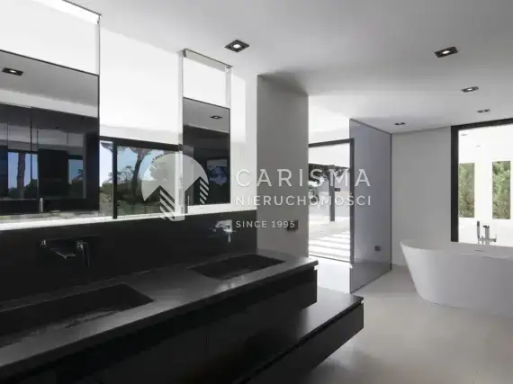(24) Nowa i luksusowa willa w pierwszej linii brzegowej w Cabopino