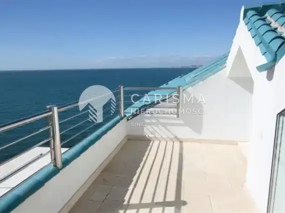 (20) Dwupoziomowy penthouse z widokiem na morze w Benalmadena Costa.