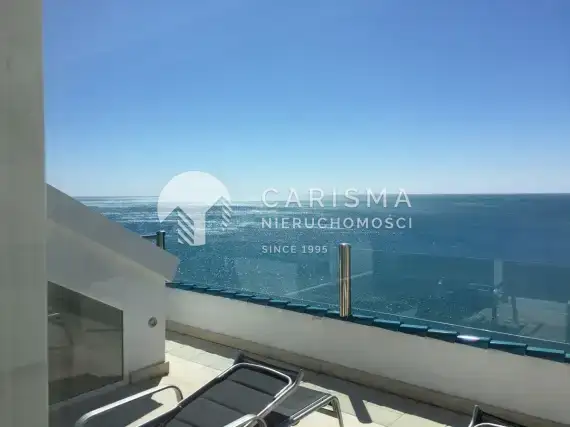 (23) Dwupoziomowy penthouse z widokiem na morze w Benalmadena Costa.