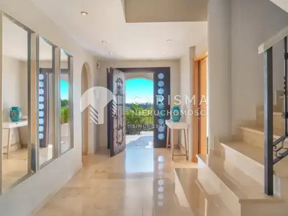 (20) Willa, Marbella East, Costa del Sol, 531 m<sup>2</sup>