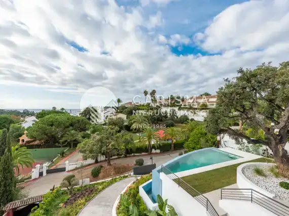 (3) Nowoczesna willa w trakcie budowy z widokiem na morze w Elviria