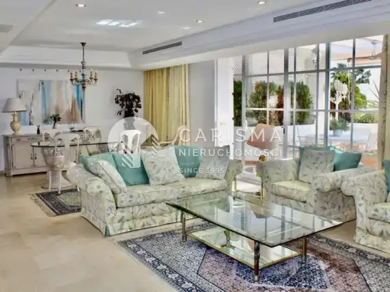 (12) Penthouse na terenie zamkniętego osiedla tuż przy plaży