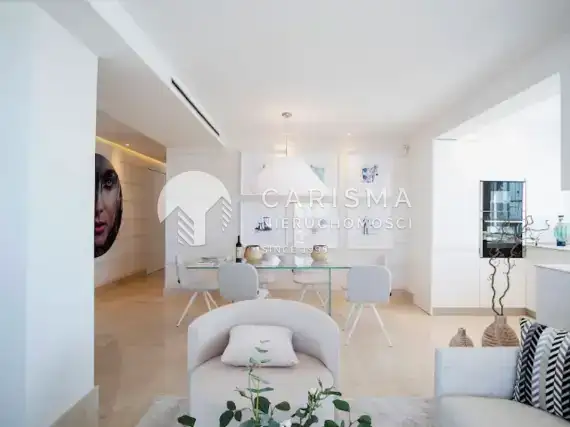 (10) Wspaniały apartament w pierwszej linii brzegowej w Estepona