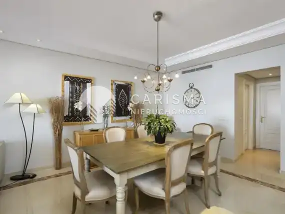 (10) Apartament w pierwszej linii brzegowej, New Golden Mile, Costa del Sol