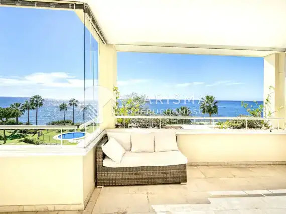 (13) Wspaniały apartament w kompleksie w pierwszej linii brzegowej, Cabopino, Costa del Sol