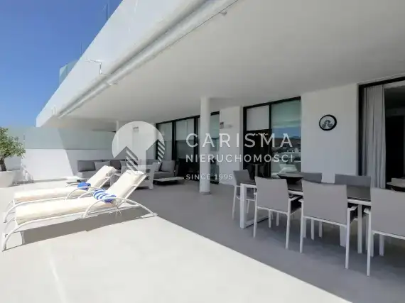 (10) Luksusowy, dwupoziomowy apartament w Atalaya, Costa del Sol.