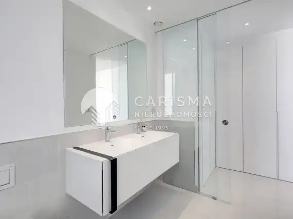 (19) Luksusowy, dwupoziomowy apartament w Atalaya, Costa del Sol.