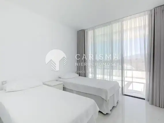 (34) Luksusowy, dwupoziomowy apartament w Atalaya, Costa del Sol.