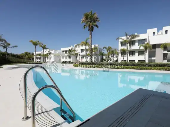 (38) Luksusowy, dwupoziomowy apartament w Atalaya, Costa del Sol.