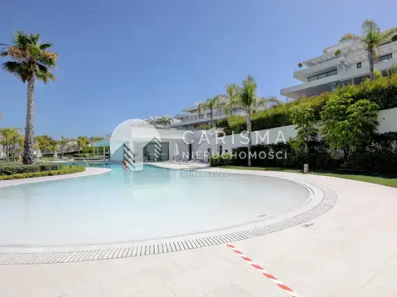 (43) Luksusowy, dwupoziomowy apartament w Atalaya, Costa del Sol.