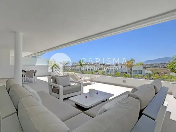 (52) Luksusowy, dwupoziomowy apartament w Atalaya, Costa del Sol.