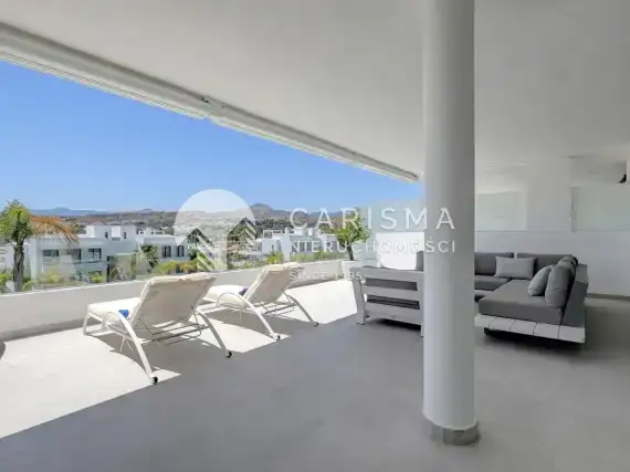 (53) Luksusowy, dwupoziomowy apartament w Atalaya, Costa del Sol.