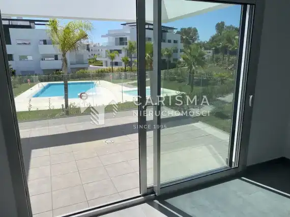 (12) Luksusowy apartament przy polach golfowych w Atalaya, Costa del Sol