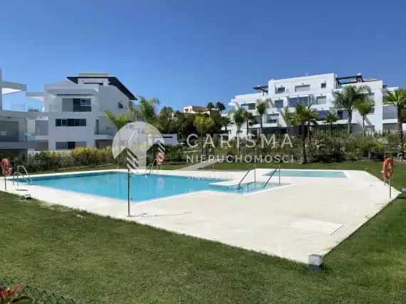 (33) Luksusowy apartament przy polach golfowych w Atalaya, Costa del Sol