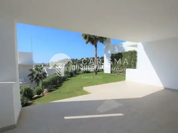 (9) Parterowy, luksusowy apartament gotowy do zamieszkania w Atalaya, Costa del Sol.