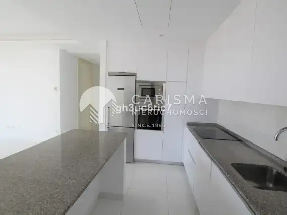 (14) Parterowy, luksusowy apartament gotowy do zamieszkania w Atalaya, Costa del Sol.