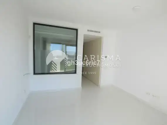 (16) Parterowy, luksusowy apartament gotowy do zamieszkania w Atalaya, Costa del Sol.